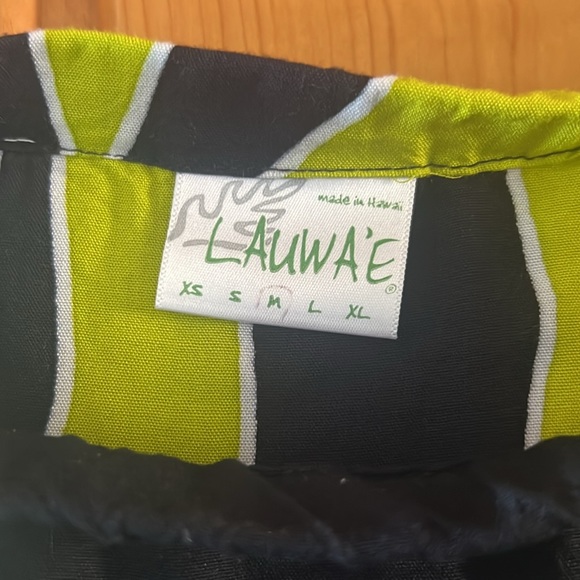 Gently used Lauae off the shoulder, top with tie front  size medium - Picture 3 of 4